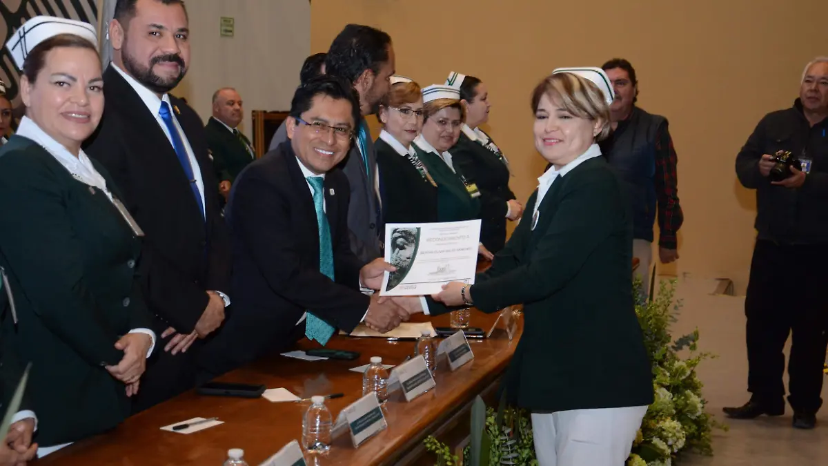 reconocimiento a enfermeros del imss (15)